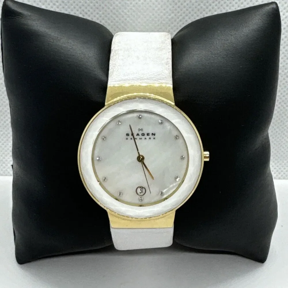 Skagen SKW2033 Women's White Leather Mother of Pearl Dial Quartz Watch JNA550